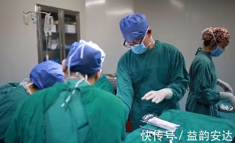 产妇们|双胞胎姐妹,一个顺产一个剖腹产,如今差距看得见