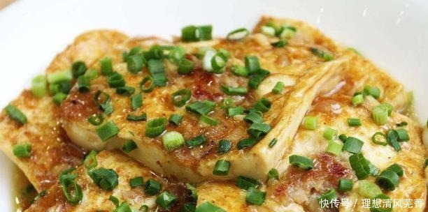 一道百吃不腻的家常菜，口感鲜美，健康美味，非常适合老人和孩子