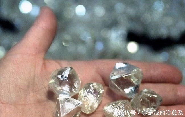 暴跌|10000亿克拉钻石坑在俄罗斯被发现,钻石价格会暴跌吗?