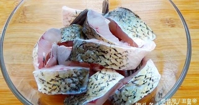 这才是草鱼最好吃的做法,简单一做,端上桌就光盘,天天吃不够