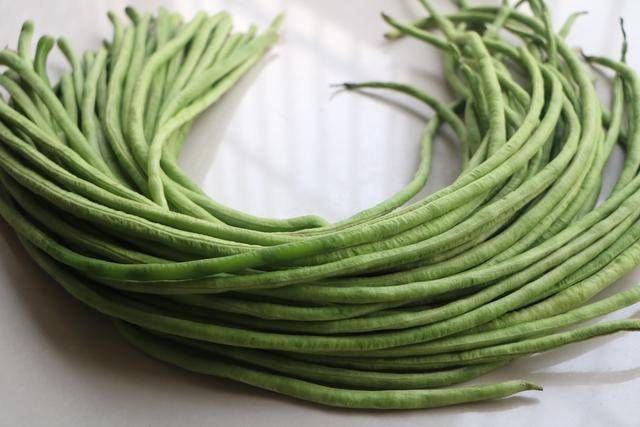 酸豆角|酸豆角别再买了，自己在家做又酸又香，干净又卫生，7天就能吃！