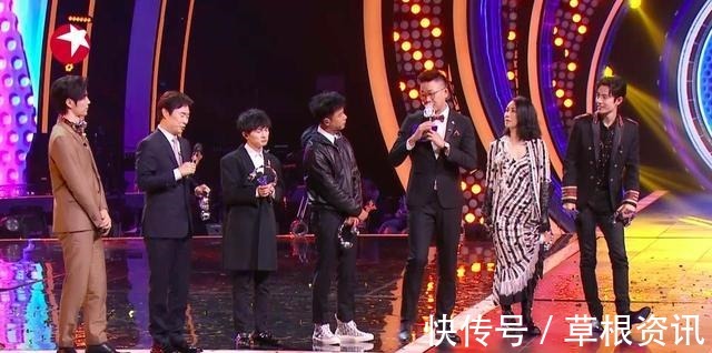 绣球|肖战阿云嘎互相传绣球,肖战慌到露出兔牙,还被那英当小孩要拜年