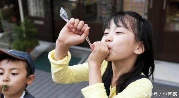 3种饮料已被列入“黑名单”!育儿专家叹气:再馋也别给娃喝了