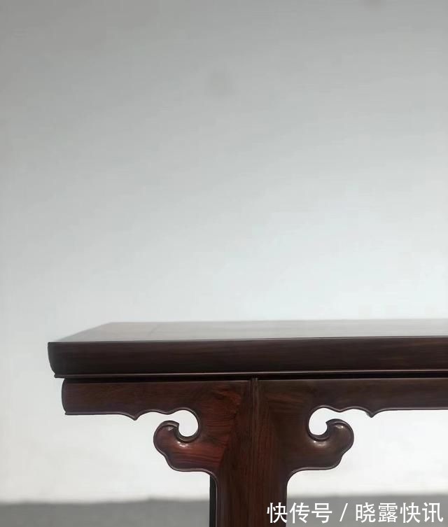 唐宋时期@隽秀挺拔,插肩隼剑腿独板画案,明式家具经典