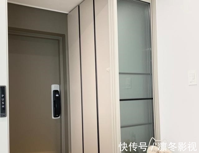 重装|住了三年的精装房重装,通铺地砖只刷大白、家具全扔93㎡干净利落