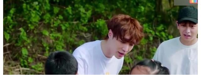 張藝興|搞事情？《向往》小朋友與吳亦凡撞名，張藝興反應(yīng)淡定，還問：你喜歡讀書嗎