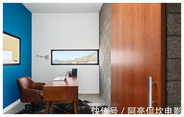 沙漠|外国佬自建私人别墅，大量混凝土砖设计，谁说别墅就得花几百万