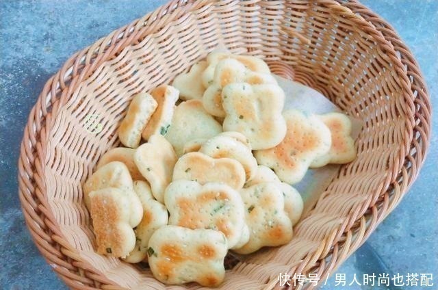 自从学会这个小饼,早餐和零食不发愁,做法简单又解馋,孩子爱吃!