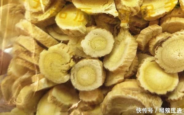 黄芪泡水|没事喝点黄芪泡水,好处会接连出现,但喝不对也伤身,禁忌了解下