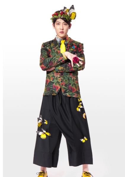 姜思达深夜直播,声称正遭受娱乐圈潜规则,自己又没有做错什么