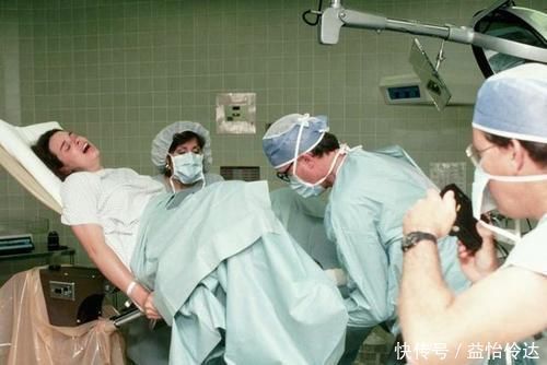 产后抑郁|产妇生完孩子半小时,医生再次伸手进去,产妇大怒却被回怼为你好