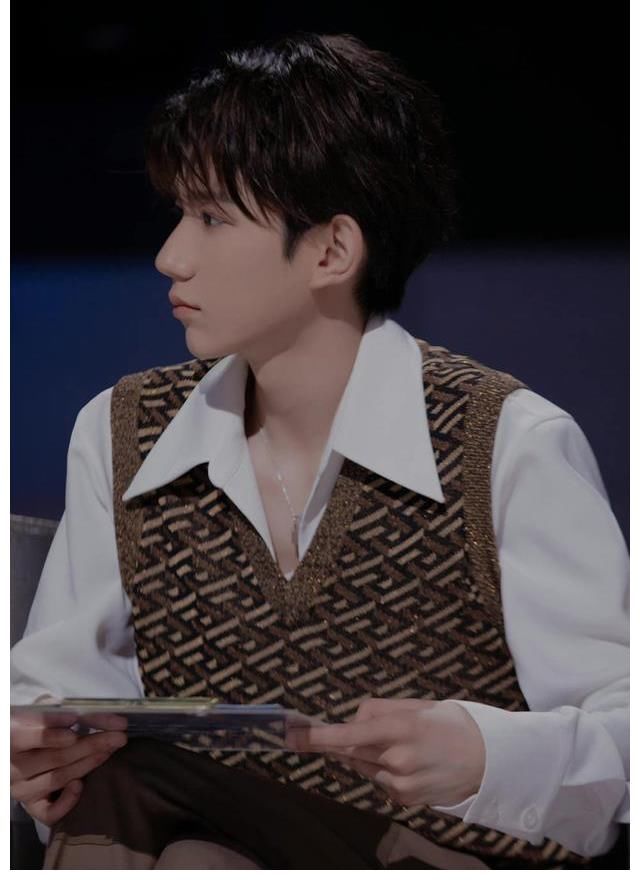 王源《明日創(chuàng)作計劃》見證最強廠牌誕生 新歌雙人舞臺獲贊