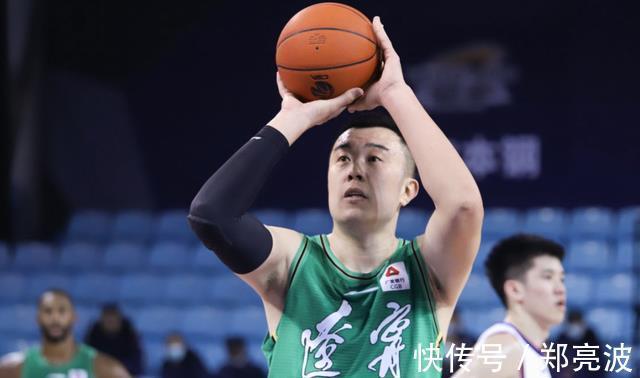 辽宁队|辽篮三消息!2名新星接受特训,韩德君狂言表态,杨鸣布局季后赛