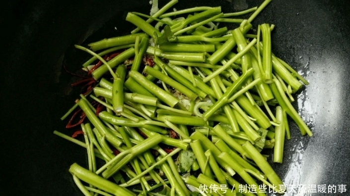 惊蛰后,这蔬菜正上市,口感脆嫩营养高,过季买不到,别错过