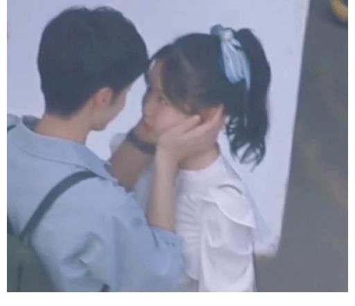 颁奖典礼|陈哲远徐梦洁《暗格里的秘密》开播,校园情侣天花板就是这对了!