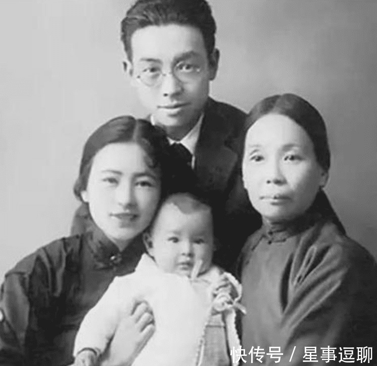 高考差两分落榜清华,母亲心有不甘重查试卷,卷上11字打醒了她