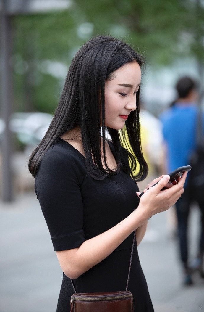 街拍|成都街拍,高颜值的美女都喜欢这么搭,有没有让人怦然心动?