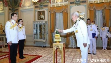 苏提达王后下跪微笑,是有意还是无意?这一跪的目的何在?