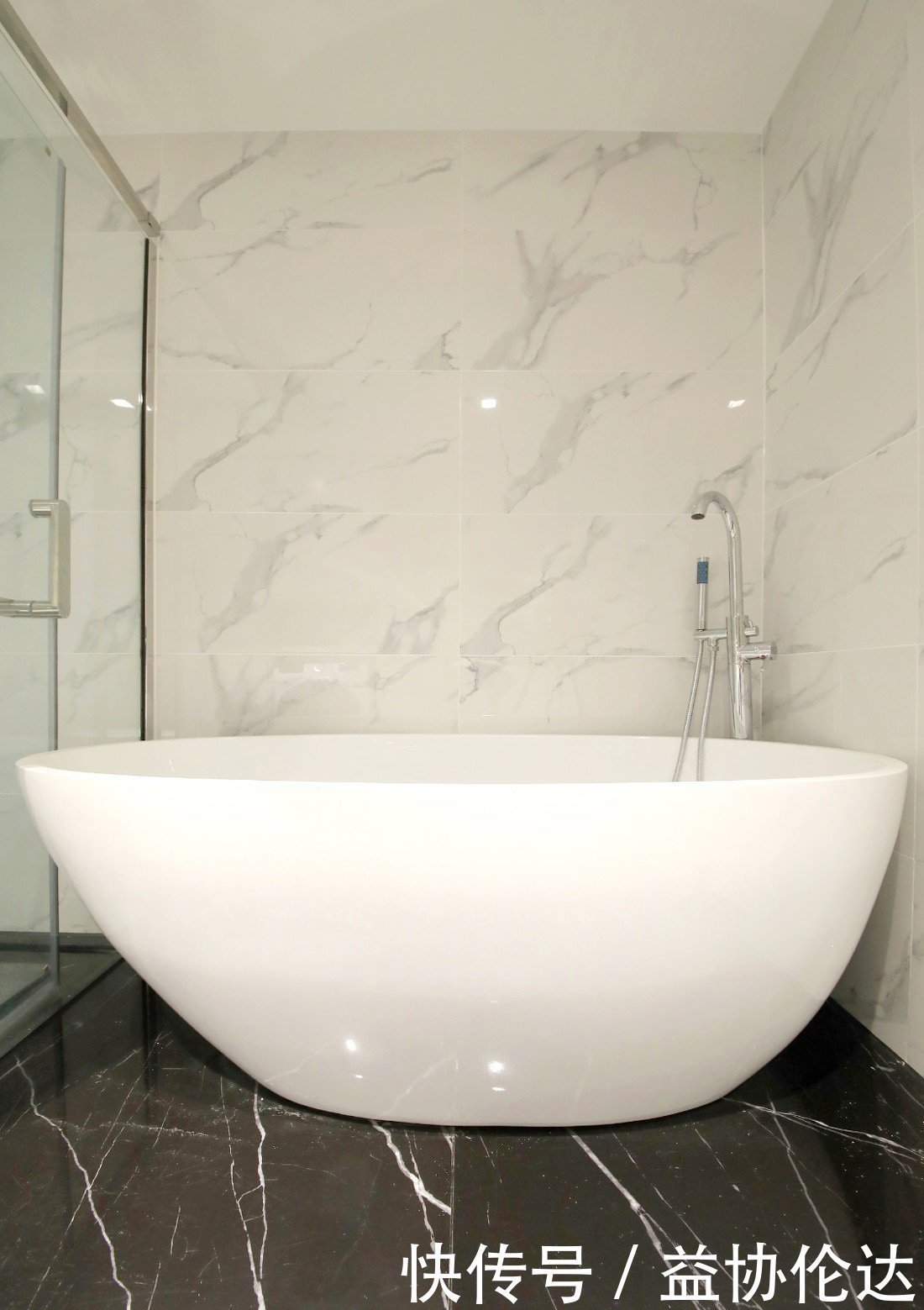 电视墙|看了她的46㎡小窝,头一回见卧室装两个门,美观又实用,很聪明