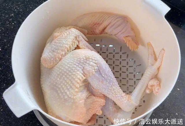 蒸鸡|立秋后，多给家人这样蒸鸡吃，鸡肉嫩滑又滋补，营养不流失，解馋