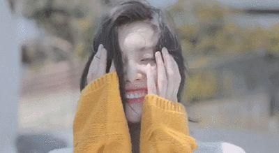 开春赶紧告别黑白灰，彩色毛衣有春日feeling，减龄又清新