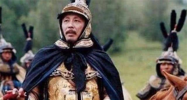 不肯|康熙大帝祭拜孔子不肯下跪,此人赶忙遮住碑上一个字,康熙立刻跪拜磕头!