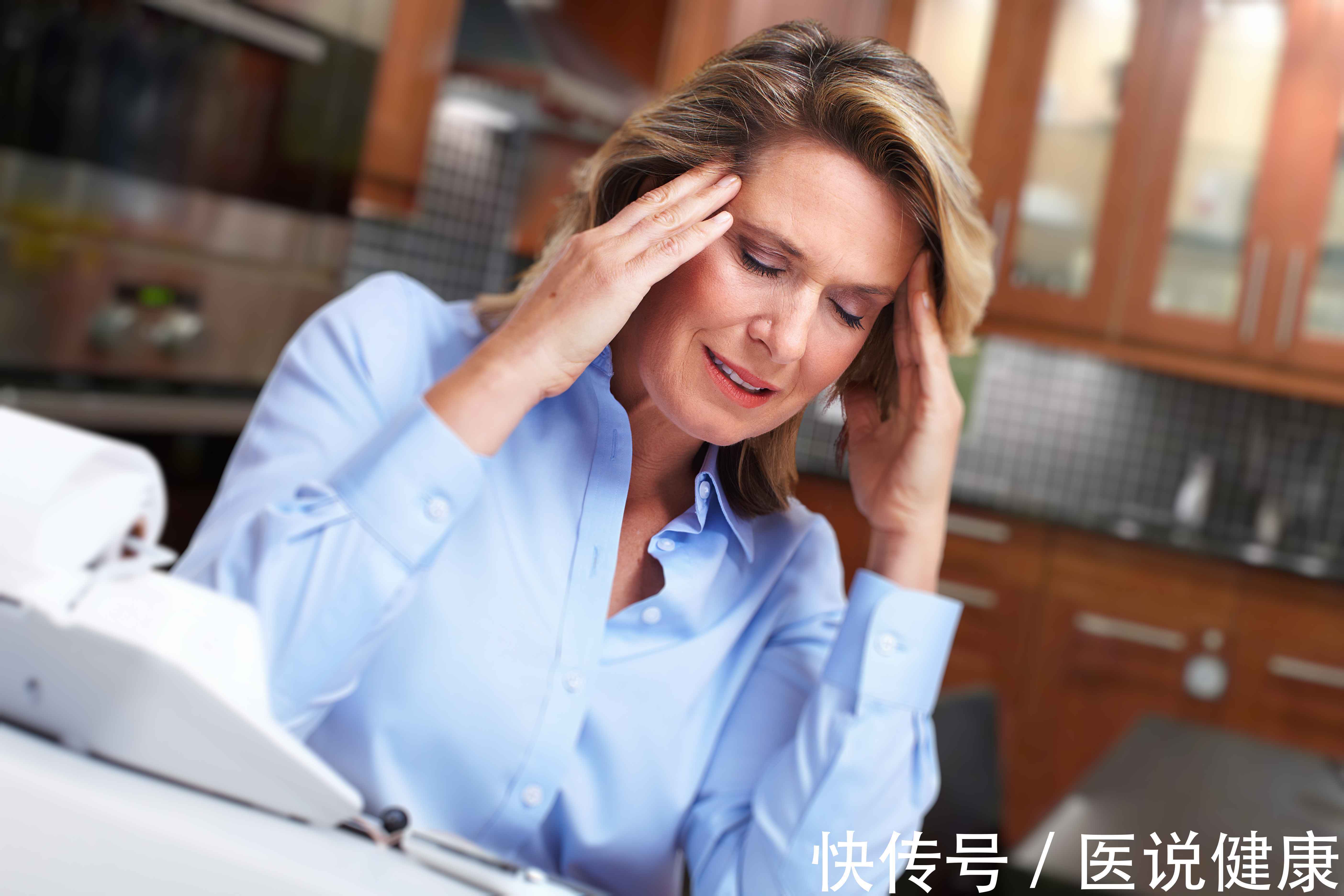 清洁|头皮经常长痘痘,这6个因素脱不了关系,4个方法或能帮你缓解