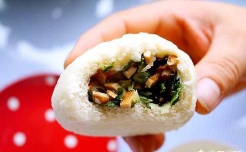 为啥我蒸的青菜包子青菜发黄？