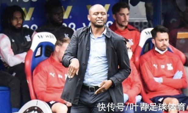 戴尔|英超火爆冲突：10人对峙+推搡，场面混乱！5分钟后红牌出现