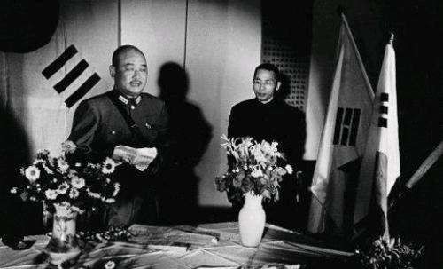 逃到|淮海战役国军总司令战败后,逃到此国当个职员,身份曝光吓坏上司