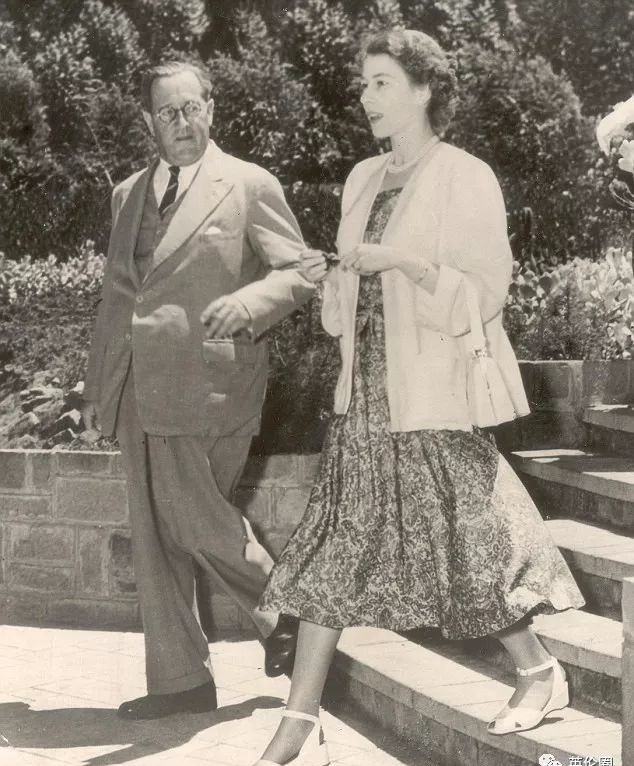 仇恨|93岁的女王,今天也是拉仇恨的一天呢!