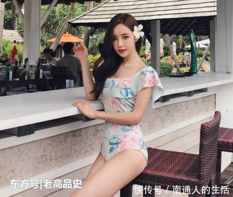 清澈甜美的泳衣小姐姐,展现唯美气质,亭亭玉立