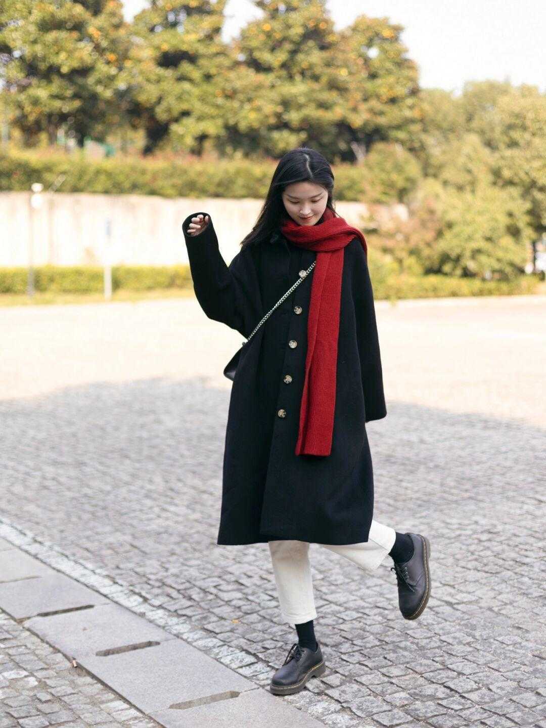 针织长裙|这个冬季的大衣这样搭,日常清新才是最佳