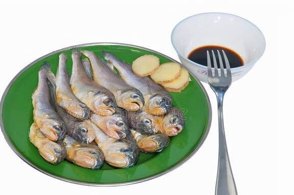 冬天，这鱼比带鱼好吃，这样做外酥里嫩不腥气，孩子爱吃不挑剔