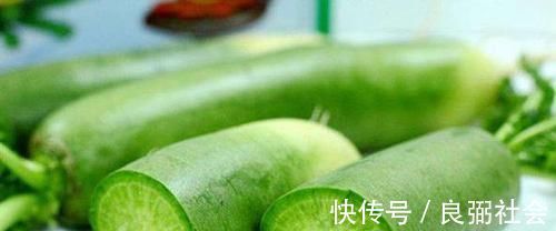 冬天吃饺子,韭菜猪肉靠边站,用此菜包饺子鲜香多汁,快来学着做