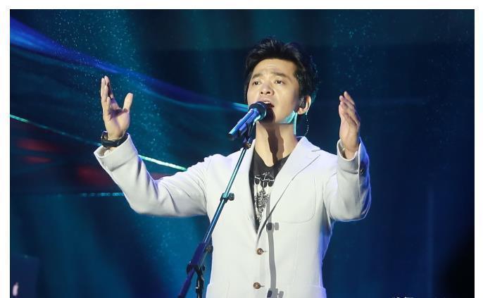 青春再见|19年前水木年华爆红,为何如今李健被称男神,卢庚戌却被骂油腻