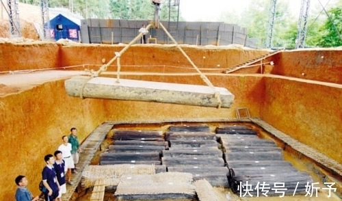 名门望族|江西古墓发掘46名少女赤身陪葬，打开棺木后，专家表示不愿相信