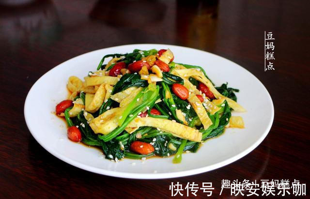 焯水|菠菜焯水有争议,到底要不要焯水?大厨教你正确方法,别再做错了