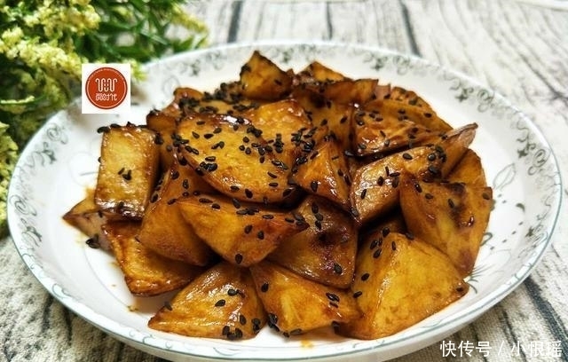 美味|土豆新吃法,这么做简单又美味,比肉都好吃,做一盘,上桌就光盘