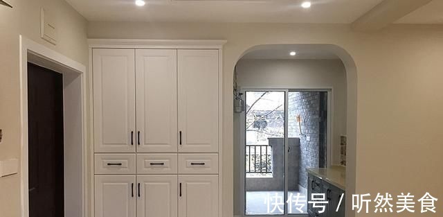 吊灯|130㎡新房硬装花了15万,全屋都打柜子超实用!朋友都夸漂亮大气