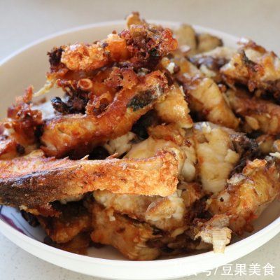 夏秋交替吃砂锅鱼，促进消化，让你拥有健康好气色