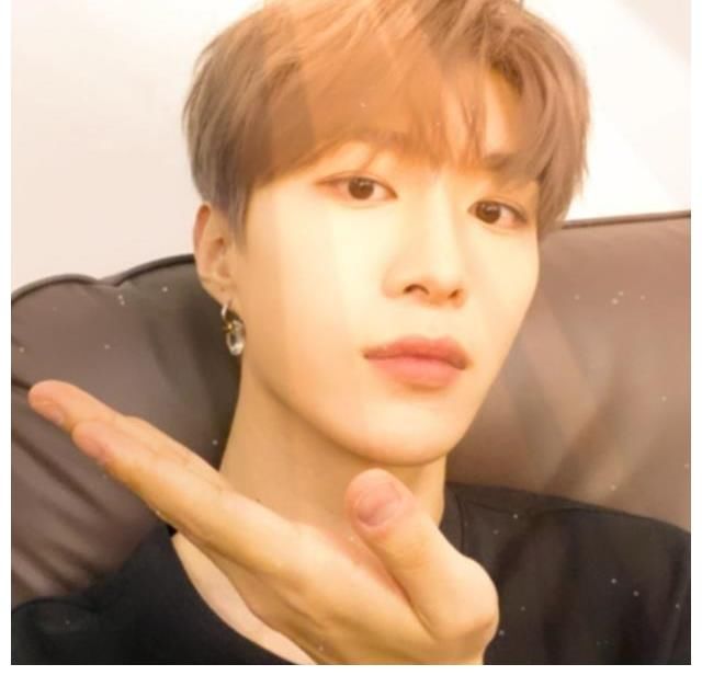 烏茲|LPL活動請3個愛豆明星配音，觀眾不解：他們自己的劇都靠后期配音