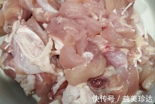 年夜饭，大厨教你辣子鸡的正宗做法，香辣过瘾，端上桌全家都爱吃