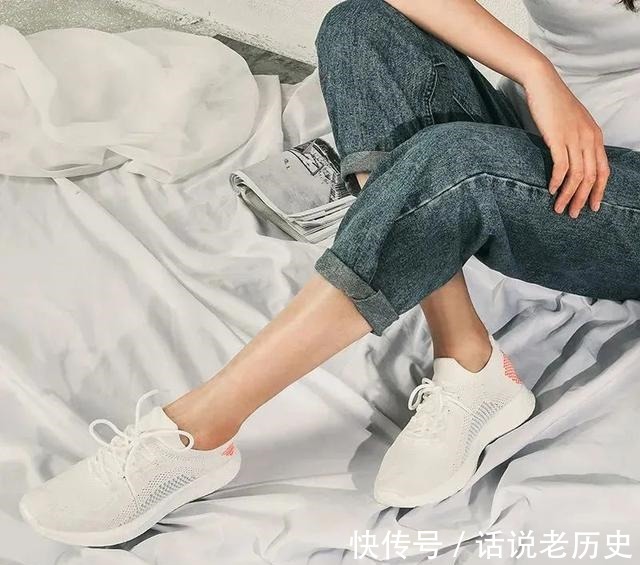 运动鞋 这是什么神仙运动鞋!显高显腿细,像穿袜子一样轻!