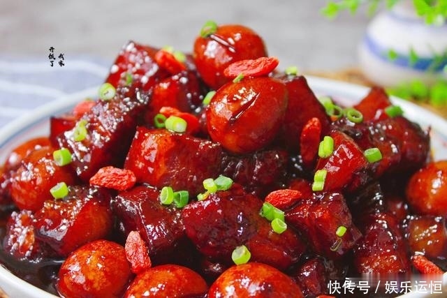 年夜饭的压轴菜来了,寓意招财进宝,肥而不腻,绝对撑得住场面