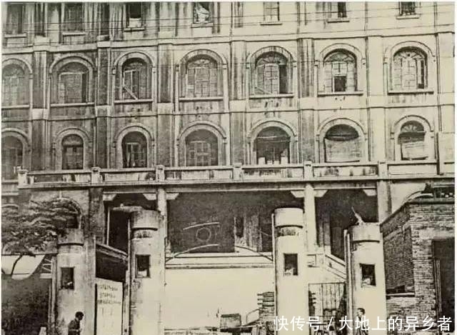 英国|他收藏的瓷器:连故宫都眼红...