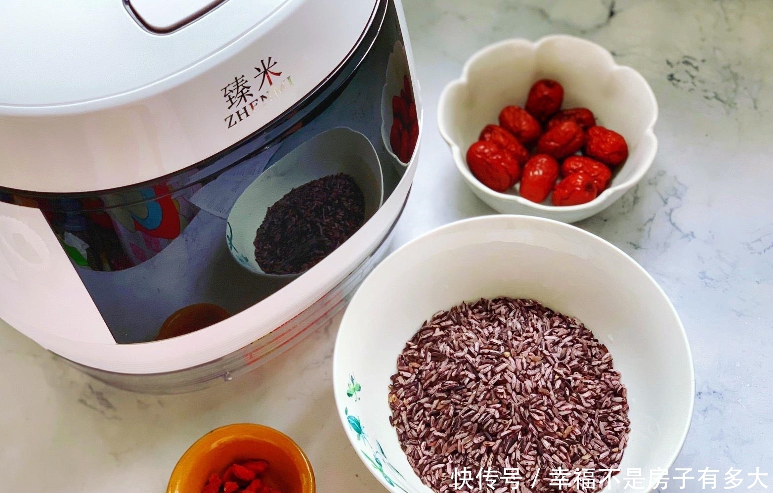 熬粥，紫米别直接下锅煮，多做一步软糯浓郁，把早餐藏在口袋里