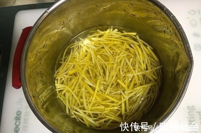 柚子皮|蜂蜜和它绝配,一杯不到5毛钱,润肺止咳比药强,医生都在喝!