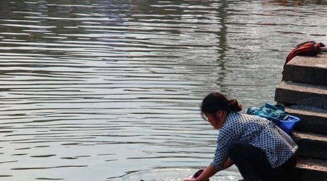 洗衣液用完了不要买,只需几毛钱成本自制洗衣液,效果比买的好