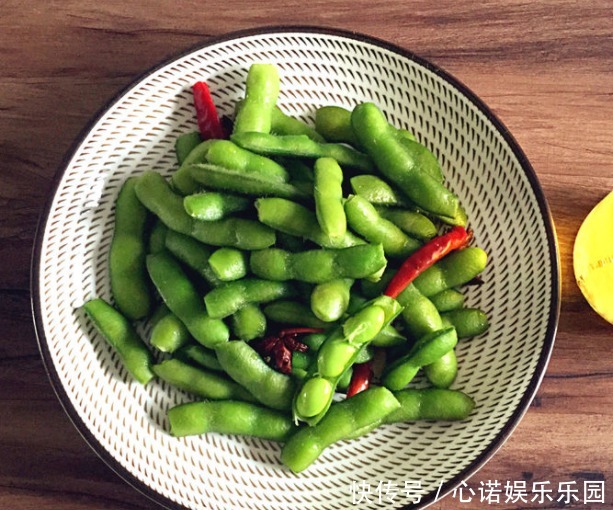  碧绿|毛豆这样煮才入味，颜色碧绿不发黄，鲜嫩入味，好吃极了